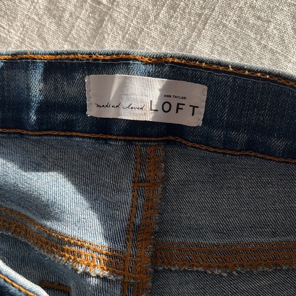 Ann Taylor Modern Skinny jean mild distress medium wash size 28 - Picture 6 of 7